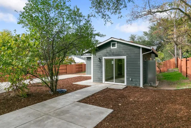 $2,250 | 7750 Wachtel Way, Orangevale, CA 95662