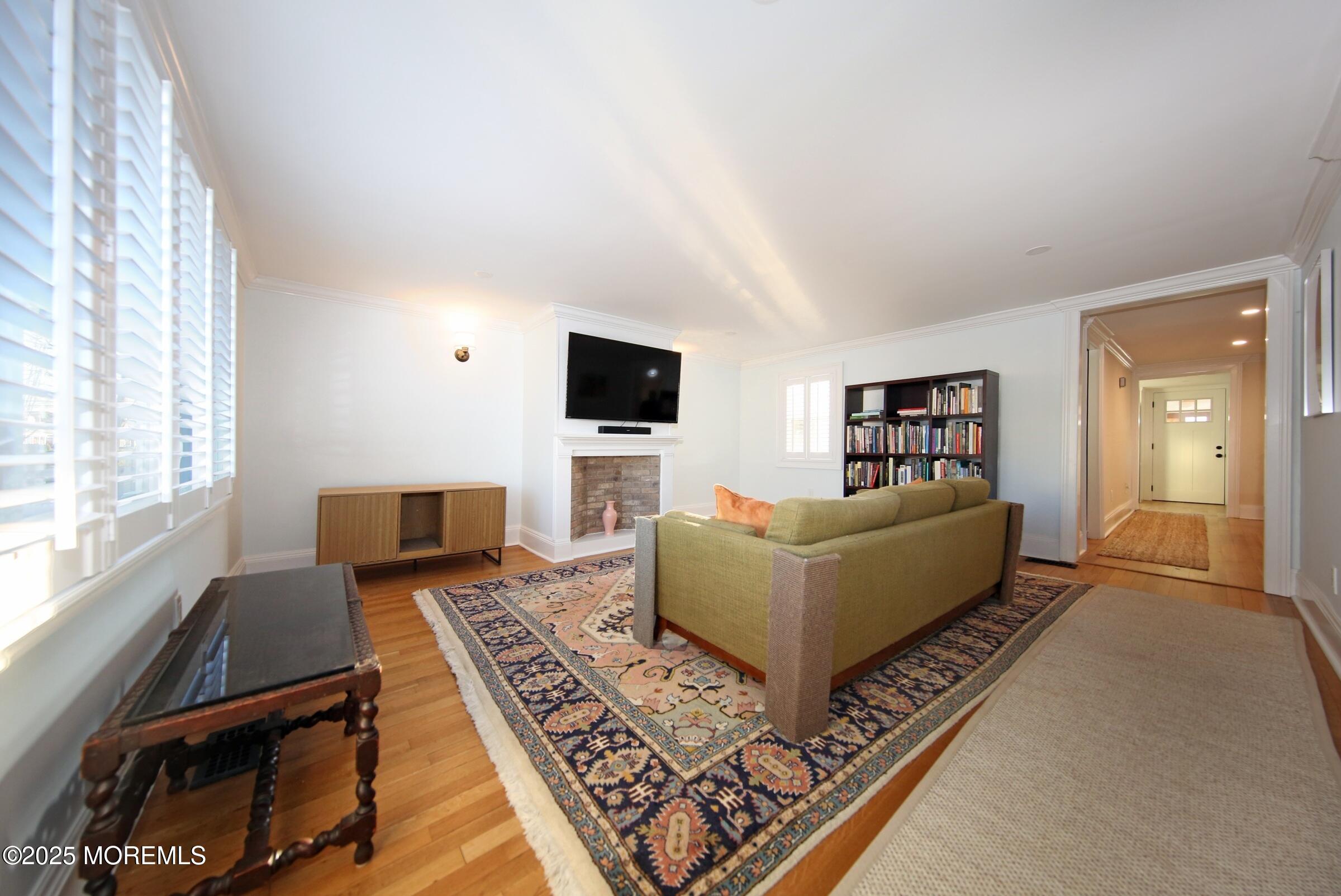 166 Broadway Keyport, NJ 07735 - Photo 25 of 68 Living Room