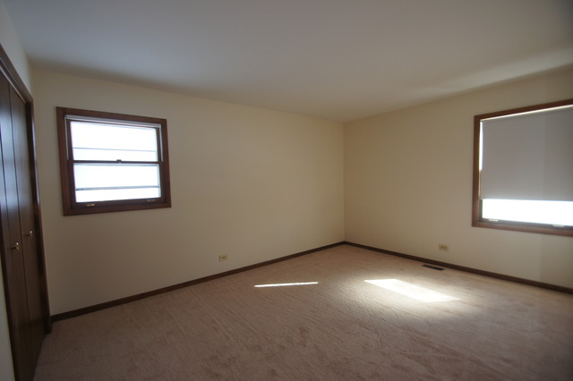 2760 Sun Valley Road Lisle, IL 60532 - Photo 11 of 15