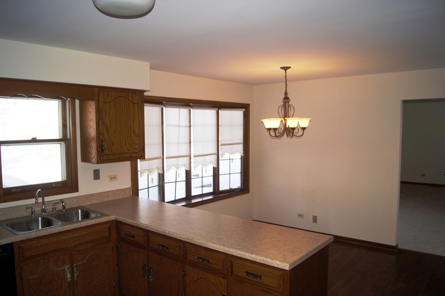 2760 Sun Valley Road Lisle, IL 60532 - Photo 5 of 15