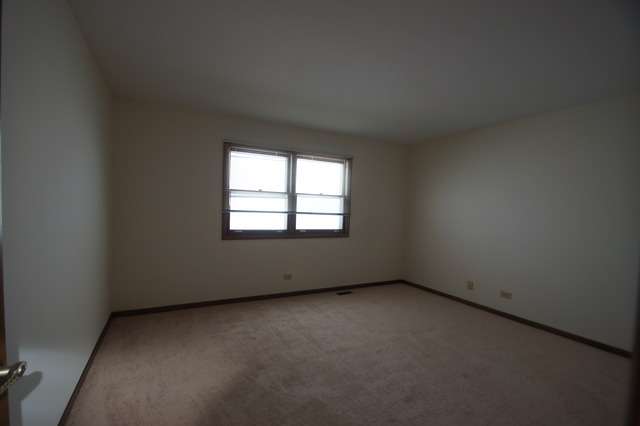 2760 Sun Valley Road Lisle, IL 60532 - Photo 10 of 15