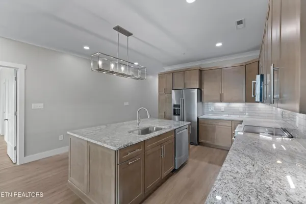 $847,460 | 2432 Grand Vw Court, Kingston, TN 37763