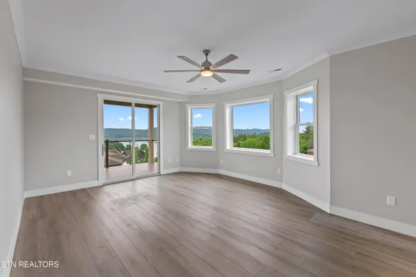 $847,460 | 2432 Grand Vw Court, Kingston, TN 37763