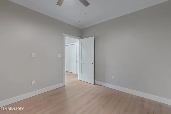 $847,460 | 2432 Grand Vw Court, Kingston, TN 37763