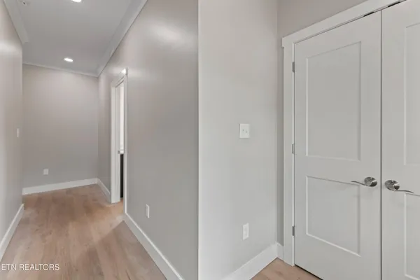 $847,460 | 2432 Grand Vw Court, Kingston, TN 37763