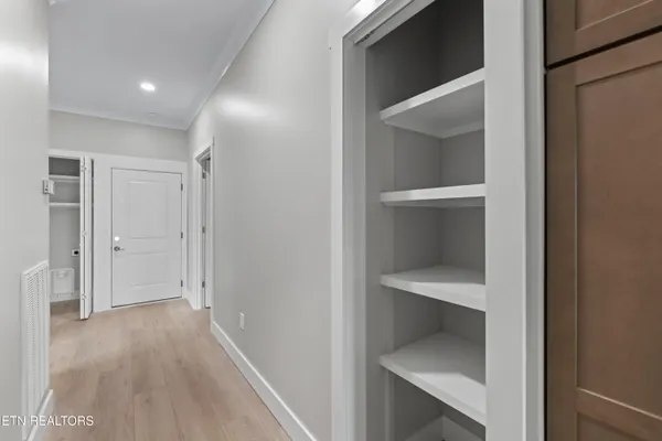 $847,460 | 2432 Grand Vw Court, Kingston, TN 37763