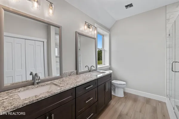 $847,460 | 2432 Grand Vw Court, Kingston, TN 37763