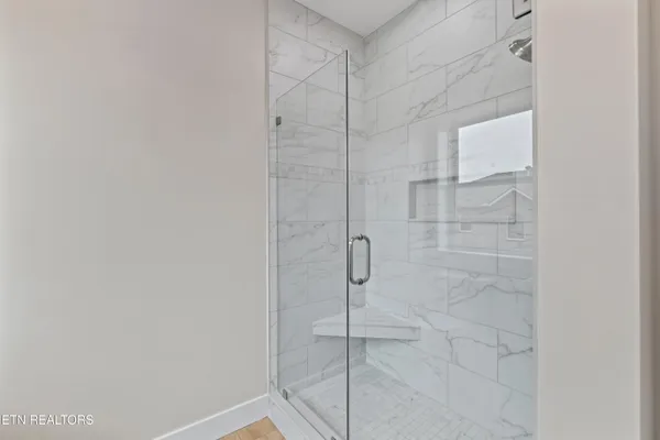 $847,460 | 2432 Grand Vw Court, Kingston, TN 37763