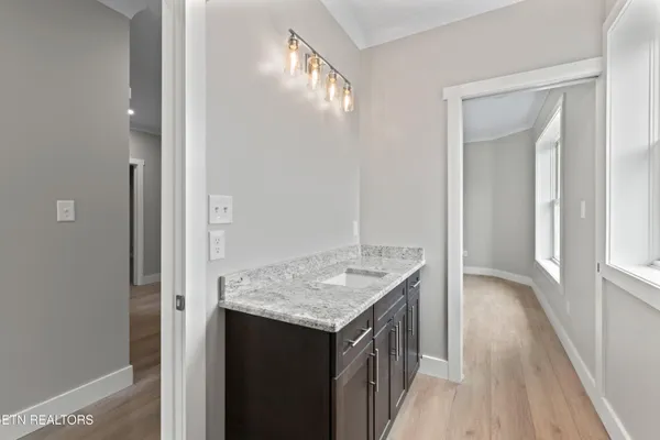 $847,460 | 2432 Grand Vw Court, Kingston, TN 37763