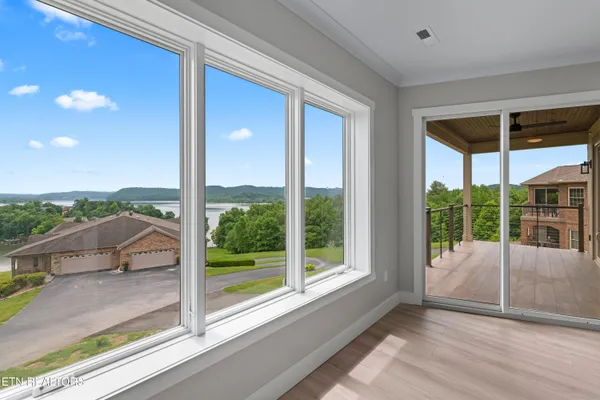 $847,460 | 2432 Grand Vw Court, Kingston, TN 37763