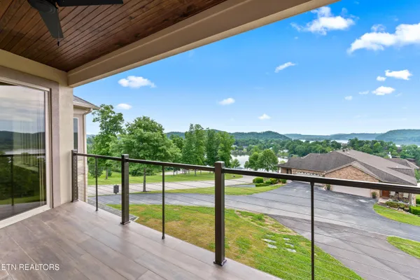 $847,460 | 2432 Grand Vw Court, Kingston, TN 37763