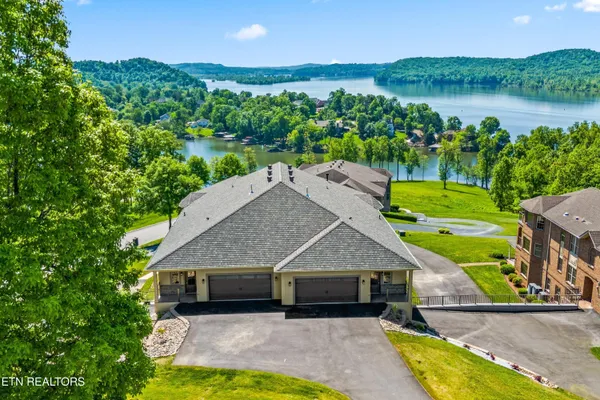 $847,460 | 2432 Grand Vw Court, Kingston, TN 37763