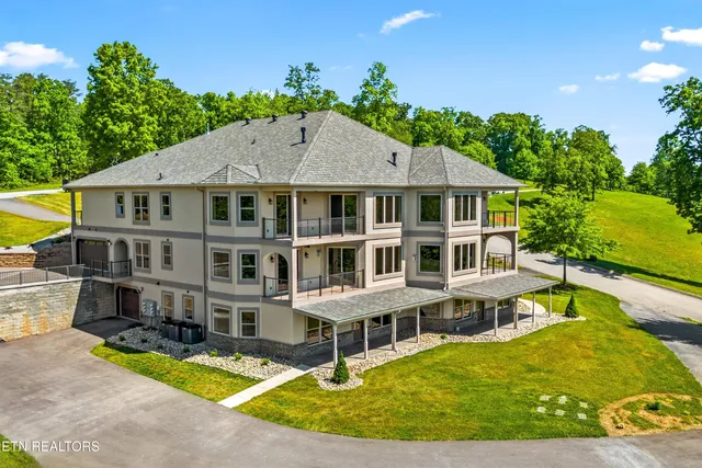 $847,460 | 2432 Grand Vw Court, Kingston, TN 37763