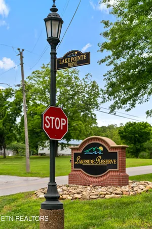 $847,460 | 2432 Grand Vw Court, Kingston, TN 37763