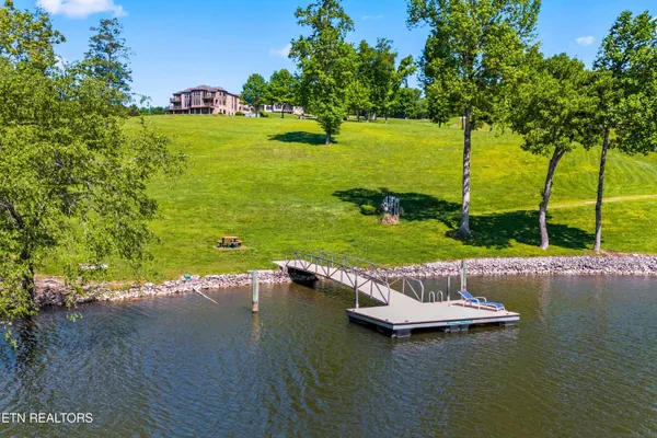 $847,460 | 2432 Grand Vw Court, Kingston, TN 37763