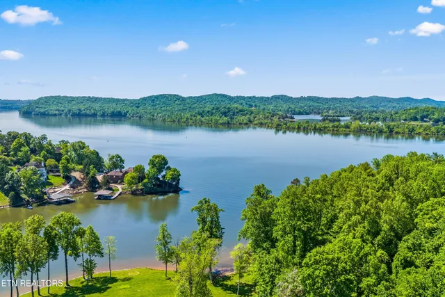 $847,460 | 2432 Grand Vw Court, Kingston, TN 37763