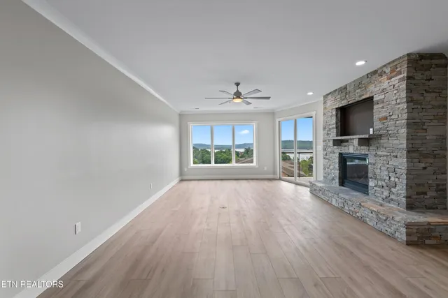 $847,460 | 2432 Grand Vw Court, Kingston, TN 37763