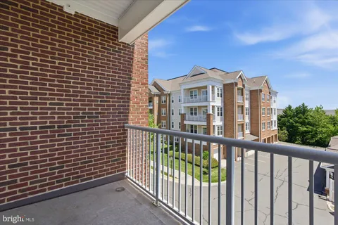 $525,000 | 20650 Hope Spring Terrace, Unit 301, Ashburn, VA 20147
