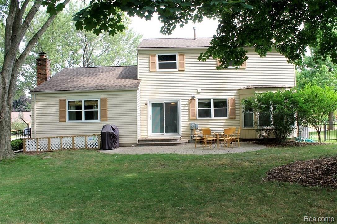 40555 East Mill Rd Court Novi, MI 48375 - Photo 6 of 46 IMG_9007.JPG