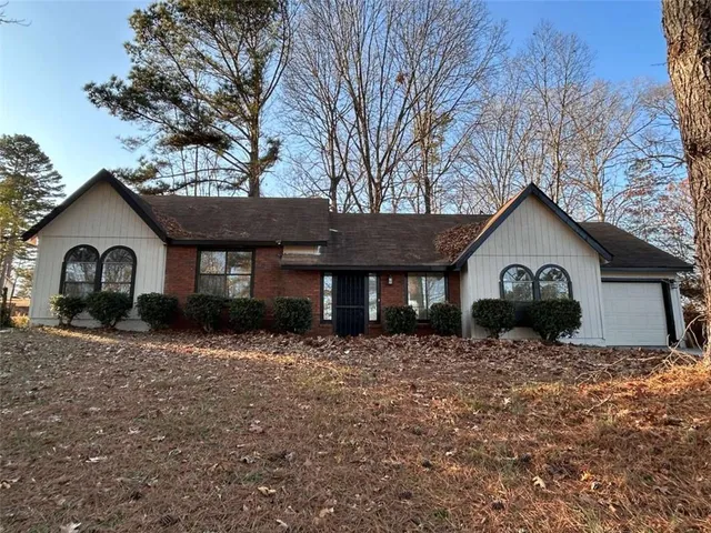 $2,100 | 3821 River Road, Ellenwood, GA 30294