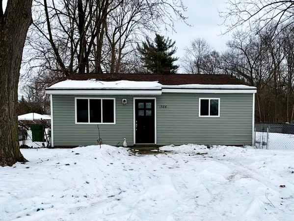 $180,000 | 1586 Valley Drive, Highland, MI 48356
