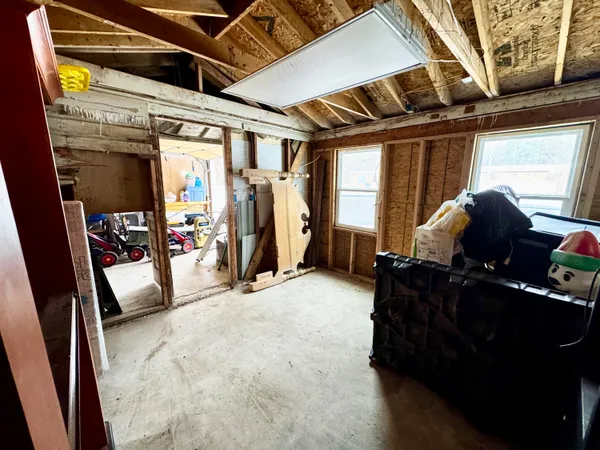 $180,000 | 1586 Valley Drive, Highland, MI 48356