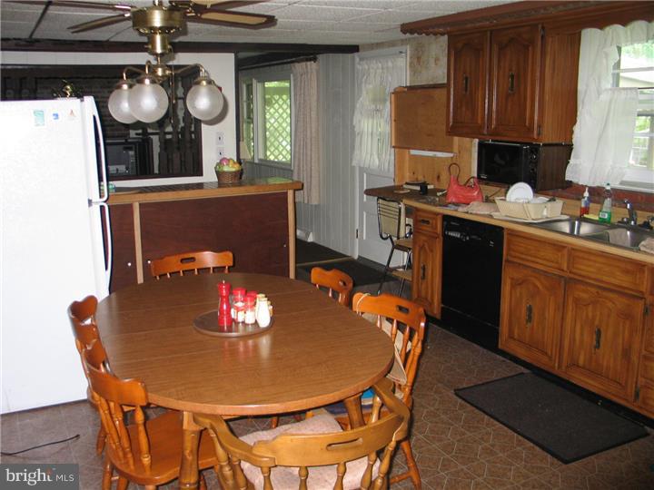 1509 Nevarc Road Warminster, PA 18974 - Photo 4 of 11 Kitchen