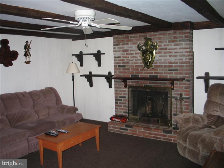 1509 Nevarc Road Warminster, PA 18974 - Photo 5 of 11 Family Room