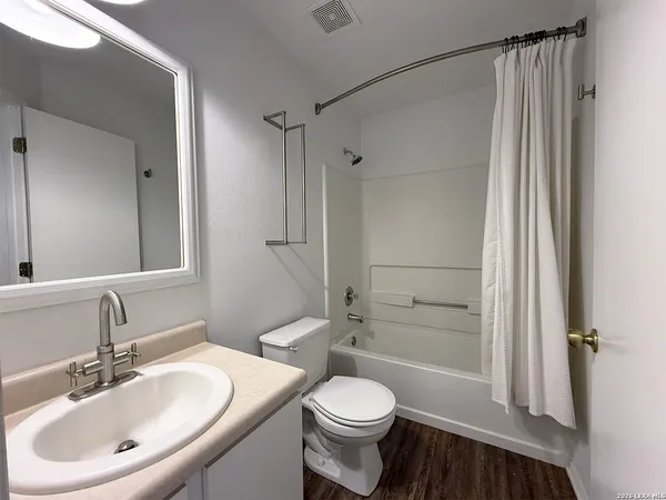 $1,635 | 6910 Saharastone Drive, Converse, TX 78109