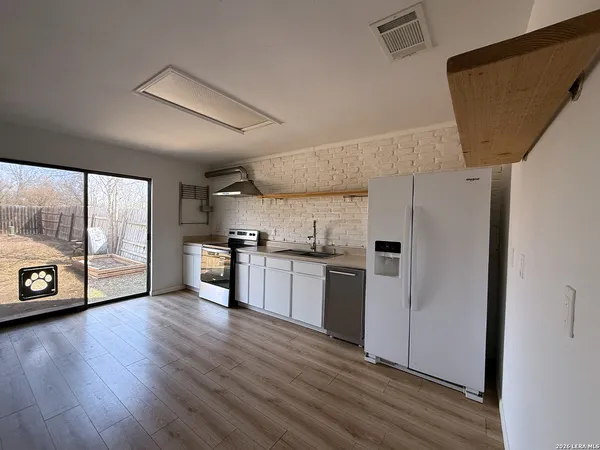 $1,635 | 6910 Saharastone Drive, Converse, TX 78109