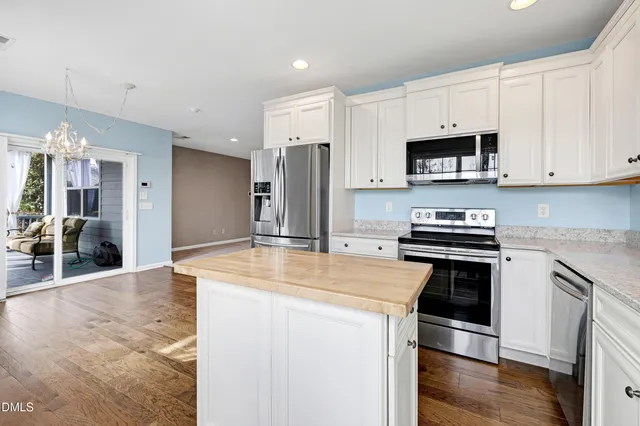 $1,200,000 | 1713 Yateley Lane, Apex, NC 27502