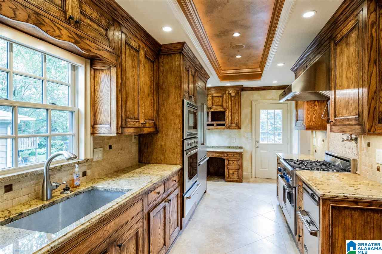 1704 Kensington Road Birmingham, AL 35209 - Photo 11 of 31