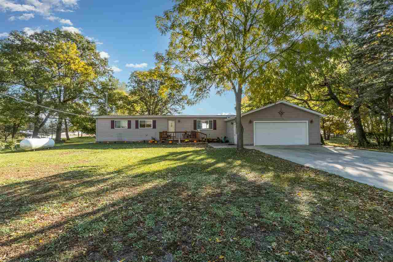 2394 Oak Road Pinconning, MI 48650 - Photo 2 of 37