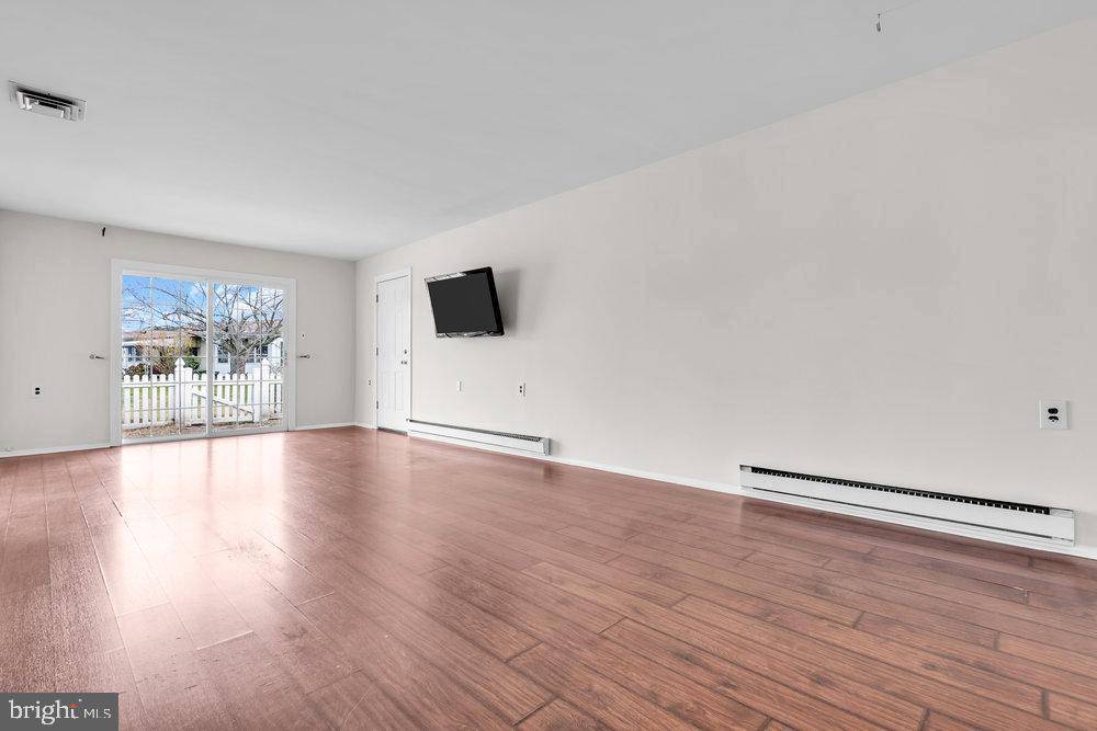 201 Blake Circle Brick, NJ 08724 - Photo 14 of 45