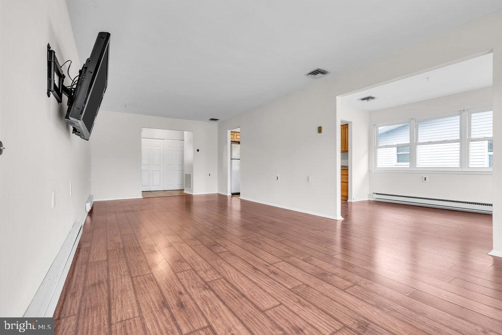 201 Blake Circle Brick, NJ 08724 - Photo 16 of 45