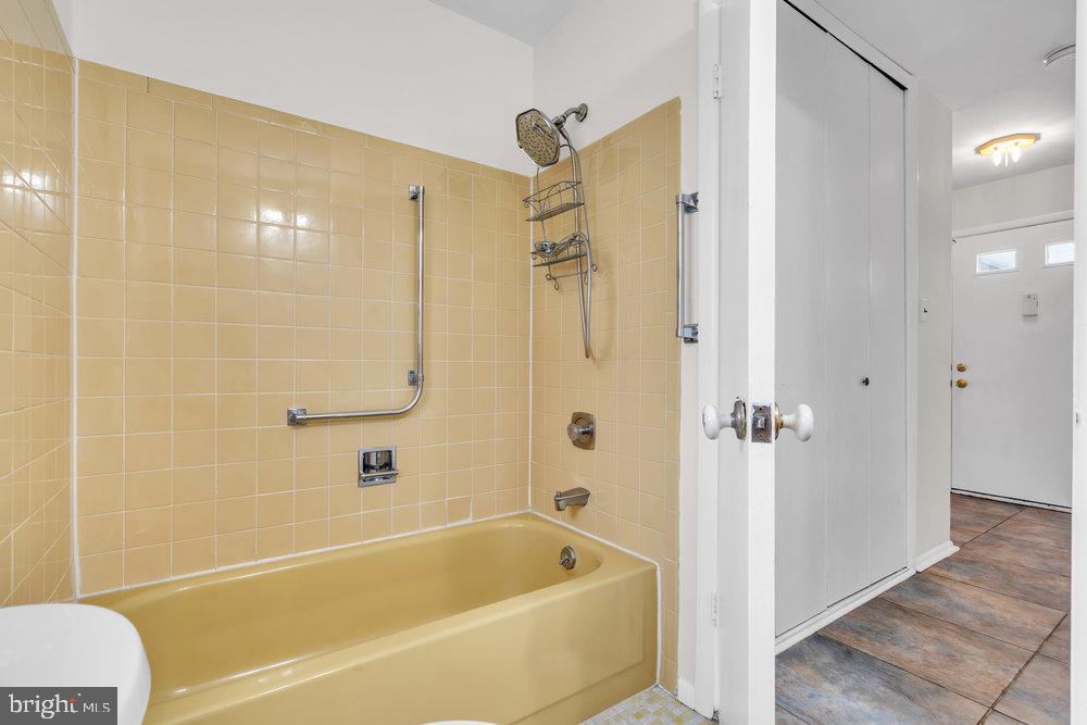 201 Blake Circle Brick, NJ 08724 - Photo 24 of 45