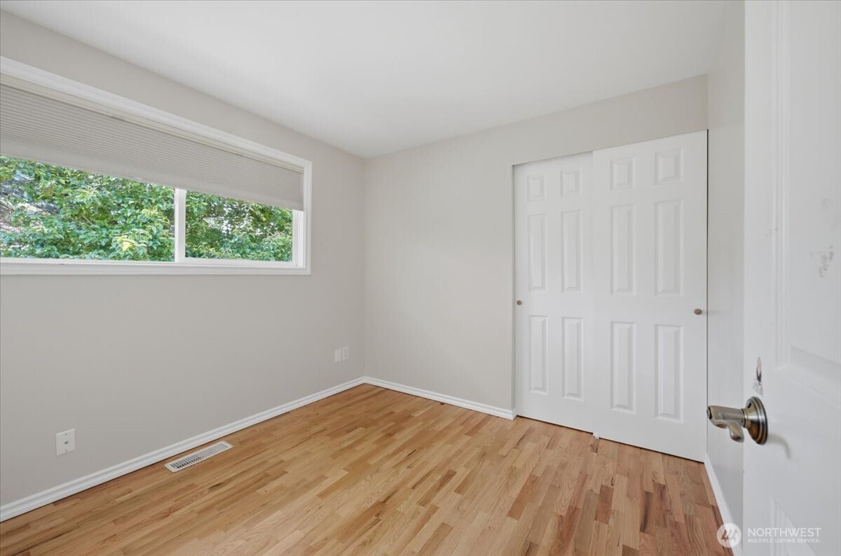 1801 Anacortes Avenue Northeast Renton, WA 98059 - Photo 19 of 29