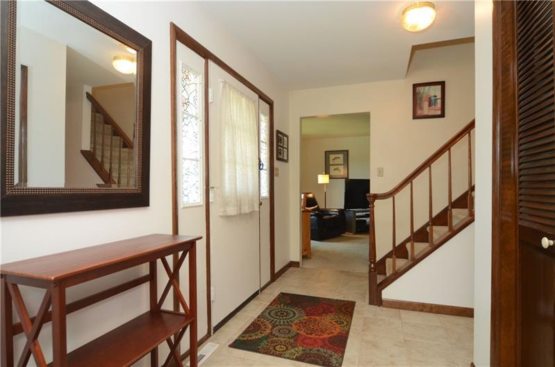 61 Swallow Hill Road Carnegie, PA 15106 - Photo 2 of 15 Foyer with coat closet