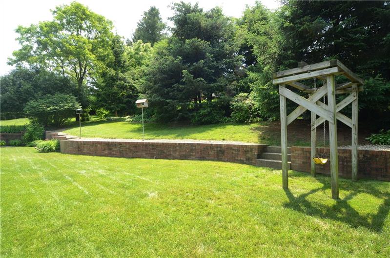 61 Swallow Hill Road Carnegie, PA 15106 - Photo 14 of 15 Flat Backyard