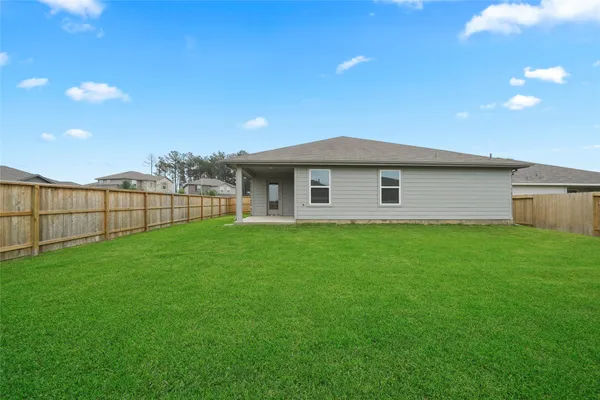 $2,100 | 40343 Bermuda Ivy Street, Magnolia, TX 77354