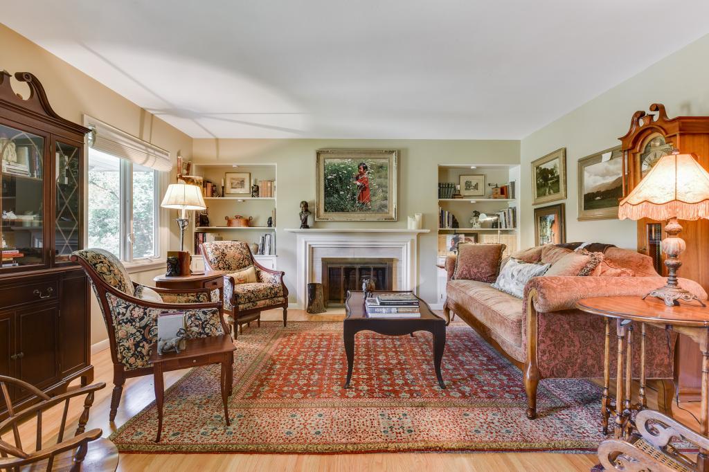 4553 Ellerdale Road Minnetonka, MN 55345 - Photo 3 of 22 Gallery Image 3