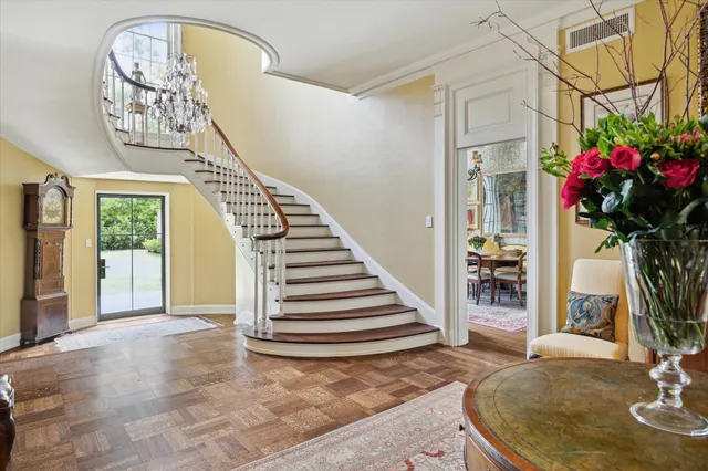 a view of entryway and hall