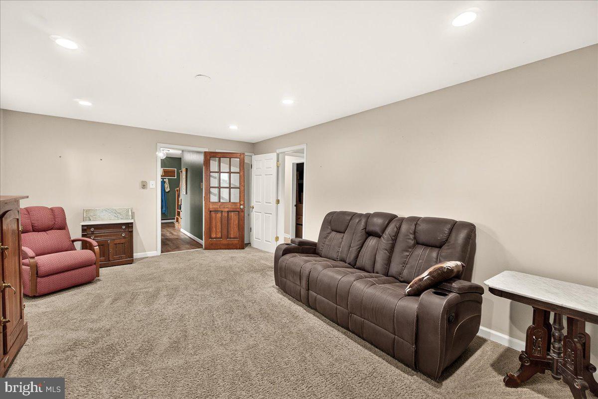 6144 Mt Phillip Road Frederick, MD 21703 - Photo 7 of 32 Den