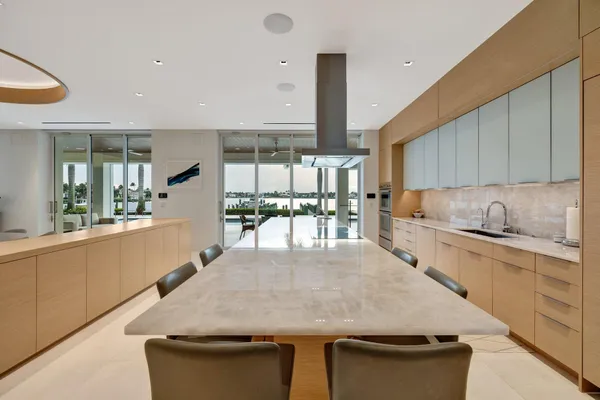 $12,500,000 | 6900 Southeast Harbor Circle, Jensen Beach, FL 34957