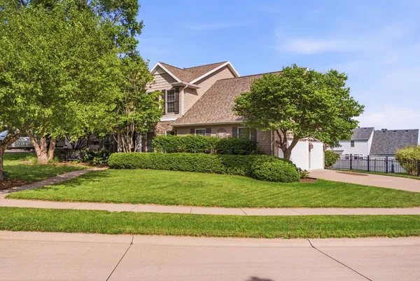 $509,900 | 5679 Appleton Road, Bettendorf, IA 52722