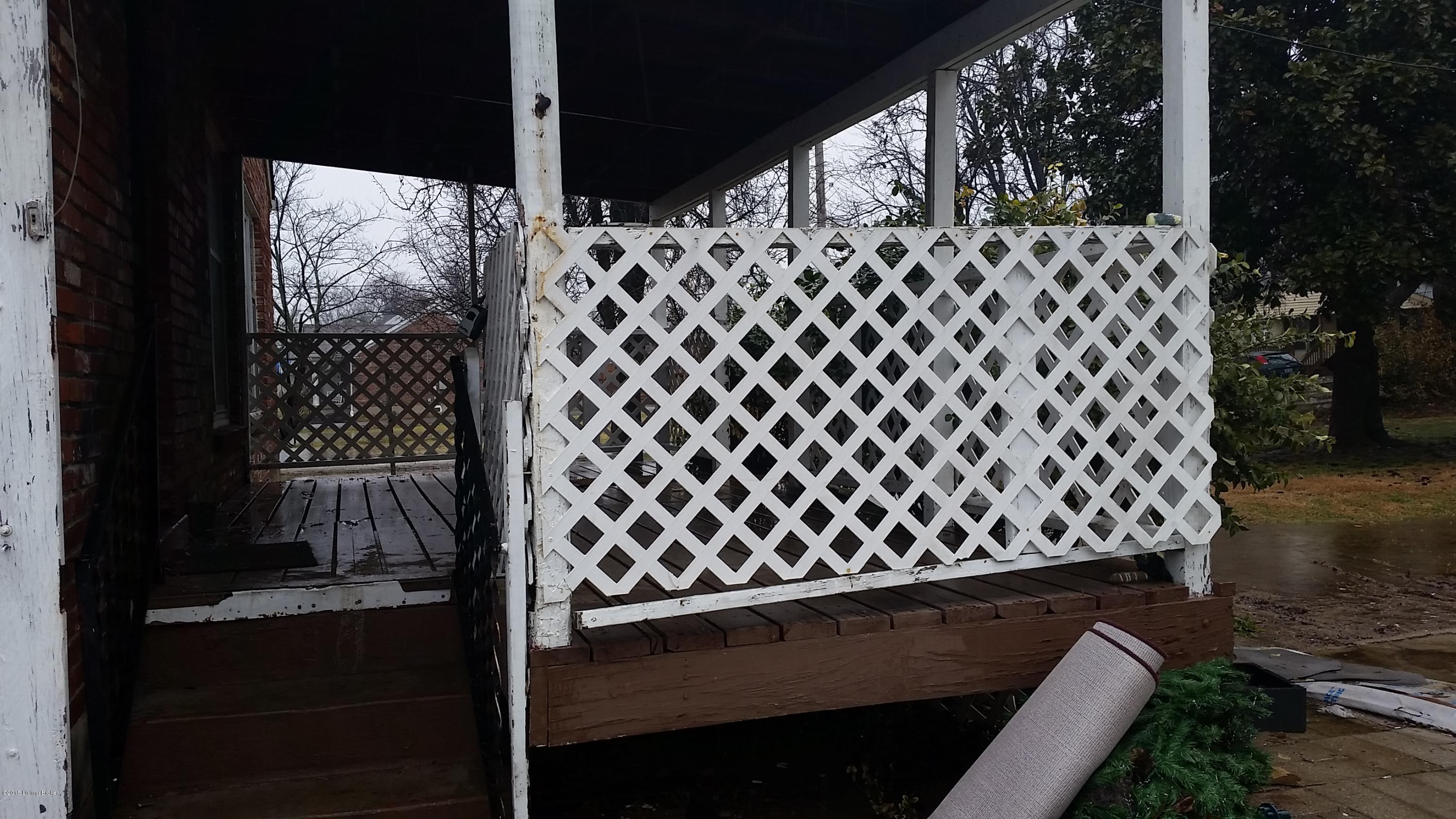 4409 Dover Road Louisville, KY 40216 - Photo 7 of 39 20150310_141407.jpg