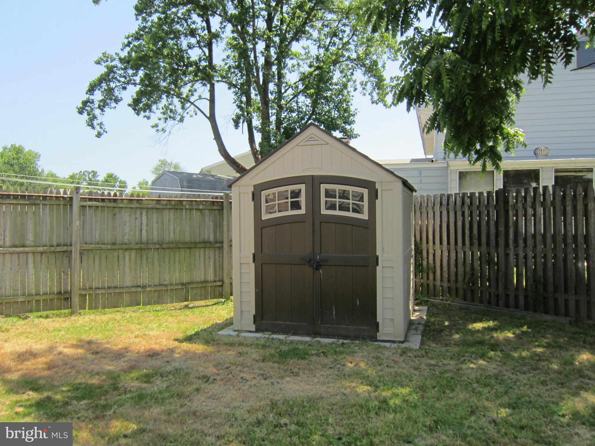 8576 Beacon Point Road Pasadena, MD 21122 - Photo 15 of 17 Shed