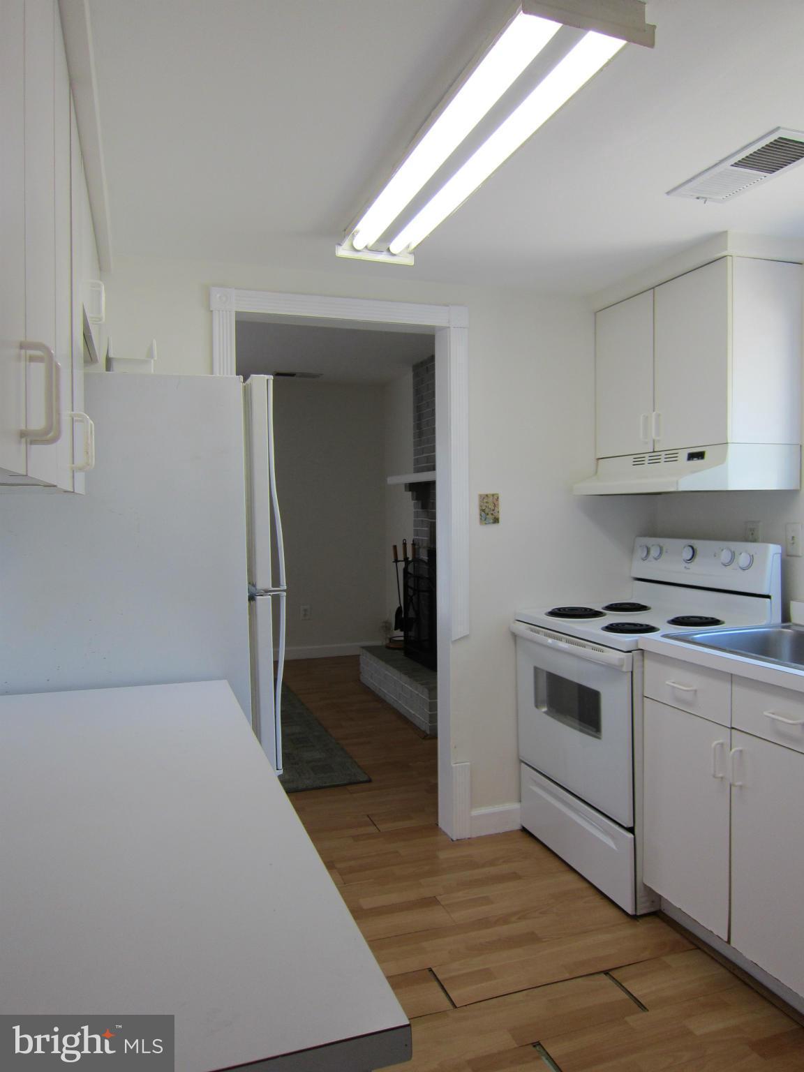 8576 Beacon Point Road Pasadena, MD 21122 - Photo 6 of 17 Kitchen
