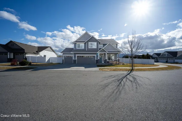 $699,000 | 2447 North Viking Loop, Post Falls, ID 83854