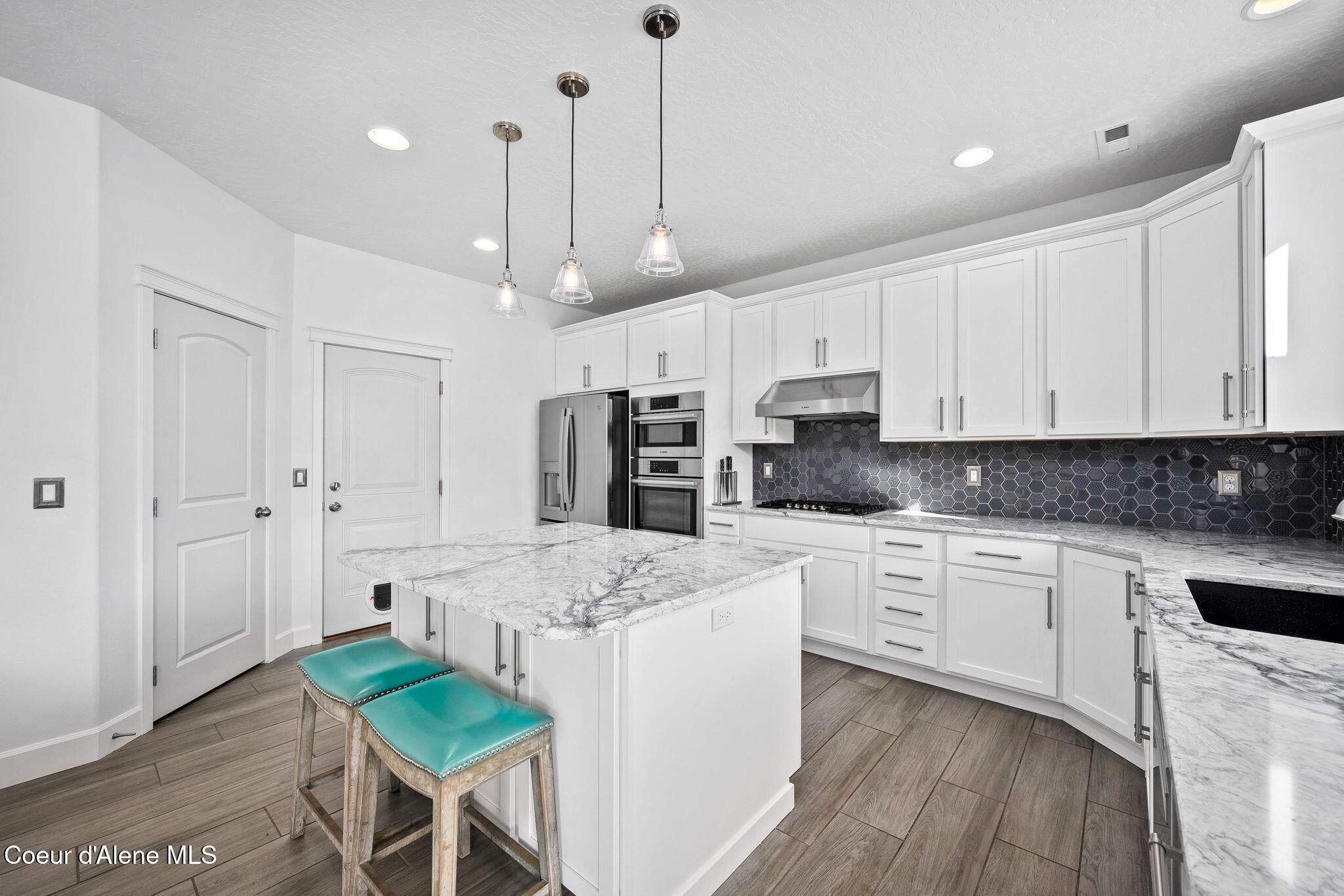 2447 North Viking Loop Post Falls, ID 83854 - Photo 17 of 41 Kitchen